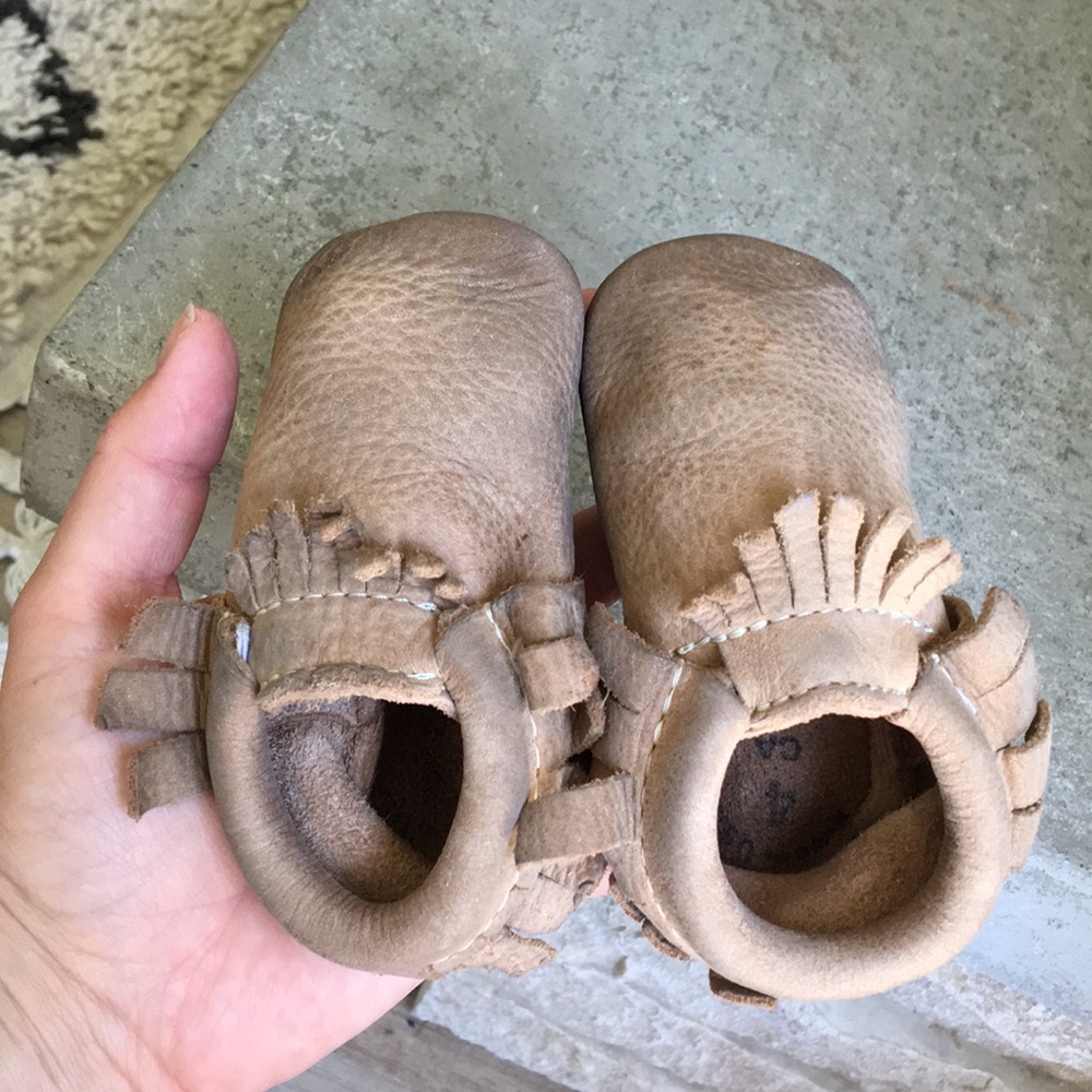 Freshly Picked grayish brown size 4 Moccs